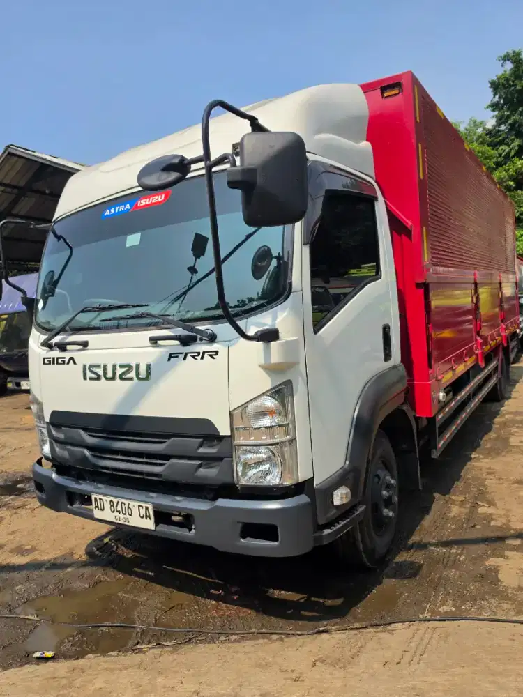 Isuzu giga FRR 190 ps dobel 6 roda wingbok jumbo elektrik  thn 2024