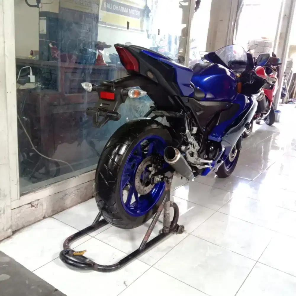 Yamaha R 25 thn 2023 cash /kredit Bali dharma motor