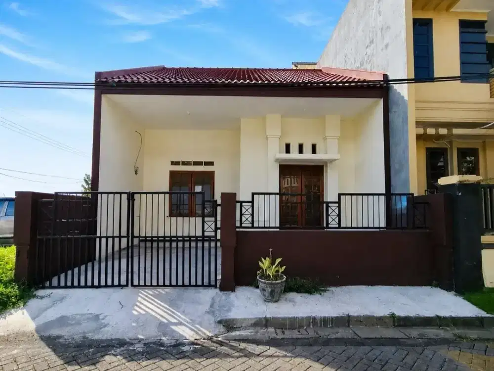 Rumah Puri Asri, Pakuwon City Siap Huni • Carport