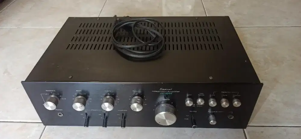Stereo Integrated Amplifier Sansui AU-4900 (1976-1977) Made in Japan