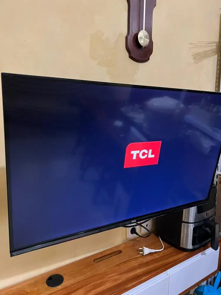TV TCL 32 inchi