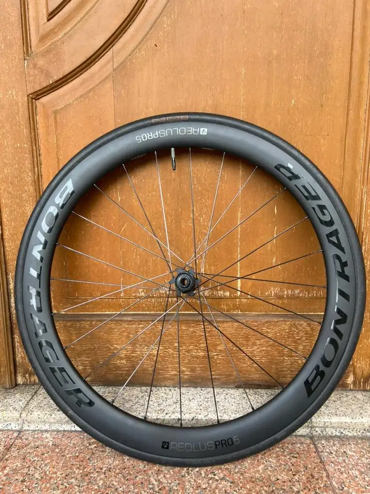 Velg + Ban sepeda Shimano Bontrager Aeolus Pro 5 Carbon Tubeless