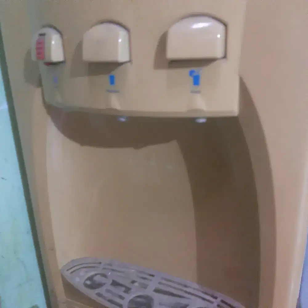 Dispenser kulkas