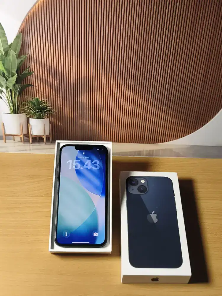 iPhone 13 midnight 128gb ex iBox