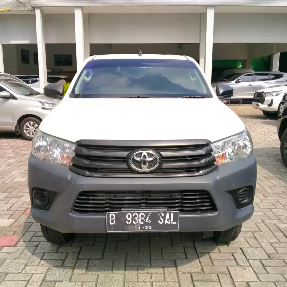 TOYOTA HILUX SC 2.4 4X4 MT 2021