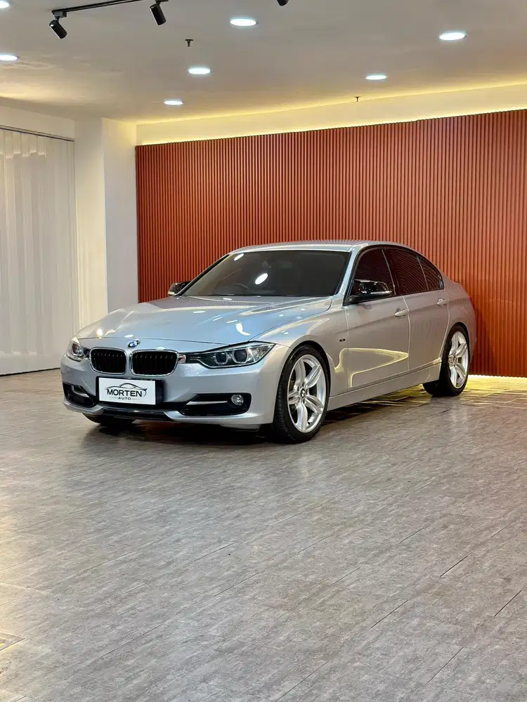 BMW 320i Sport F30 2015 odo 68 Ribuan