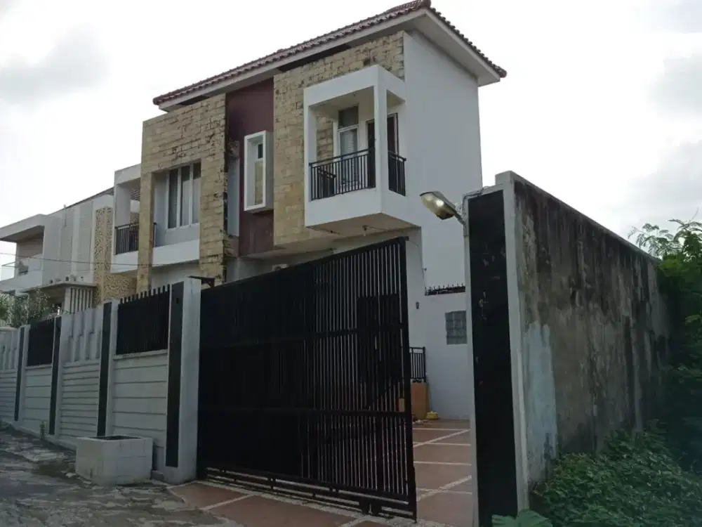 DIJUAL RUMAH HOOK KOMPLEK KEDAMAIAN PERMAI PALEMBANG