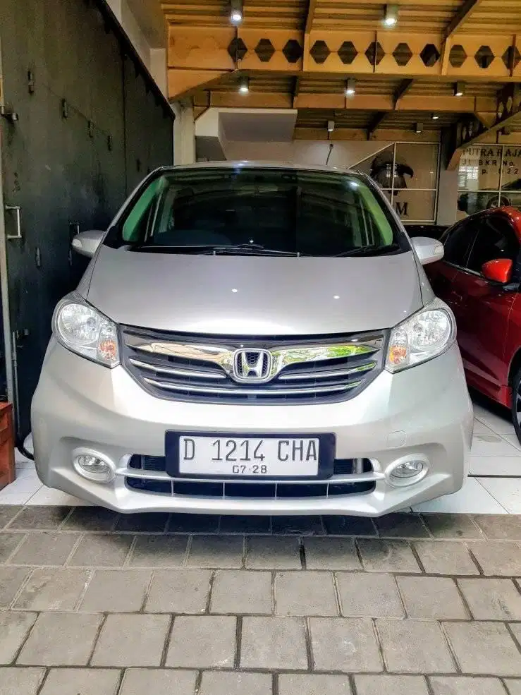 Honda Freed 1.5 E AT 2013