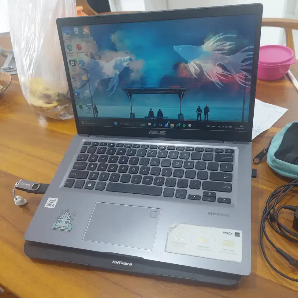 laptop Asus Vivobook i5