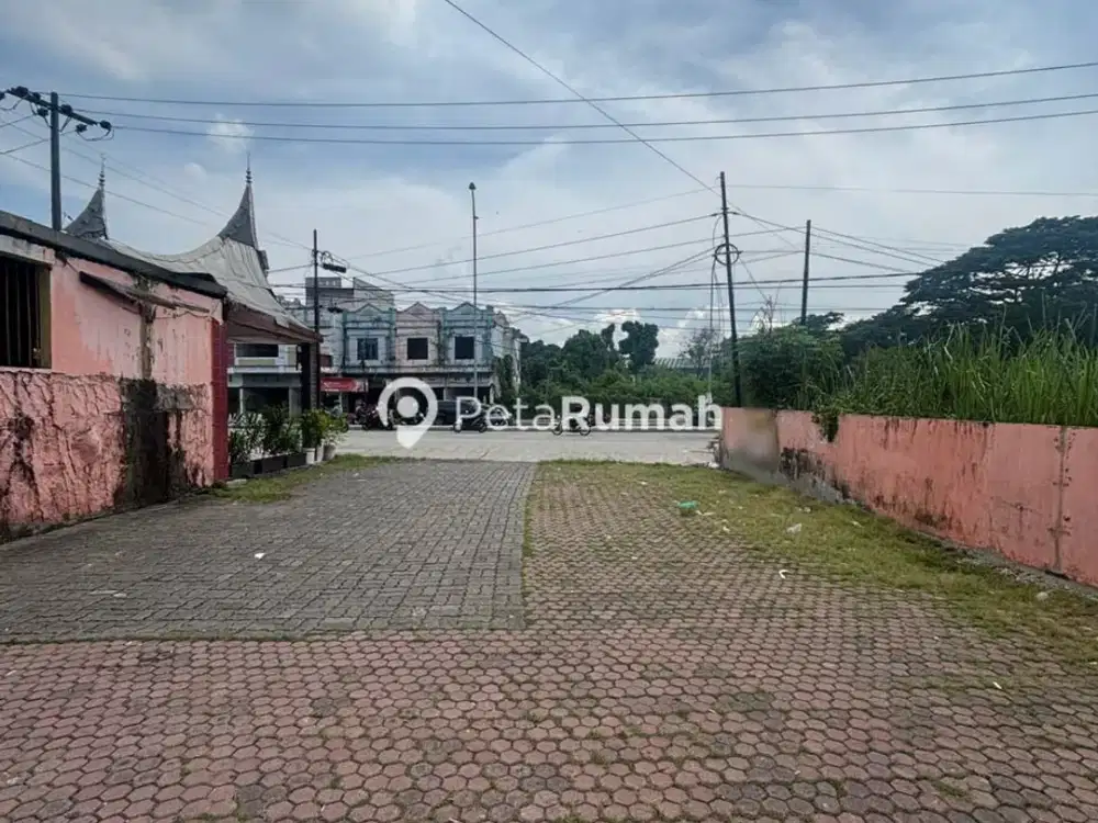 DIJUAL TANAH DAN BANGUNAN DI JALAN BESAR GATOT SUBROTO BELAKANG MANHATTAN DEKAT UNDERPASS (CLINTON)
