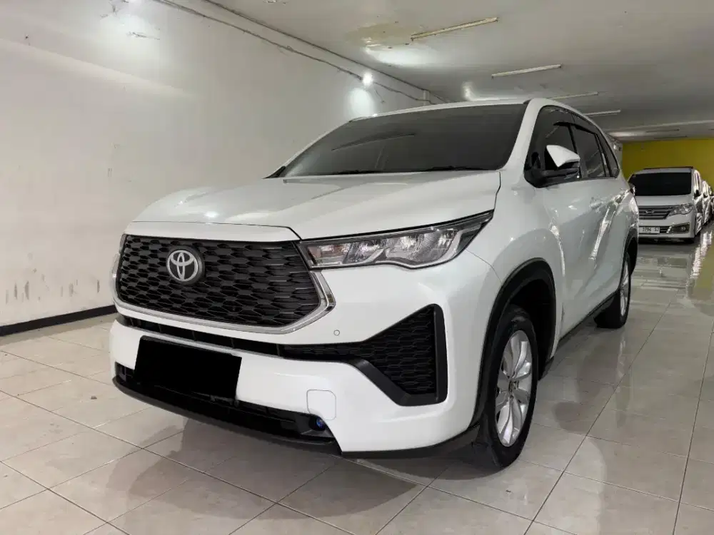 Toyota Innova zenix v bensin 2023 matic