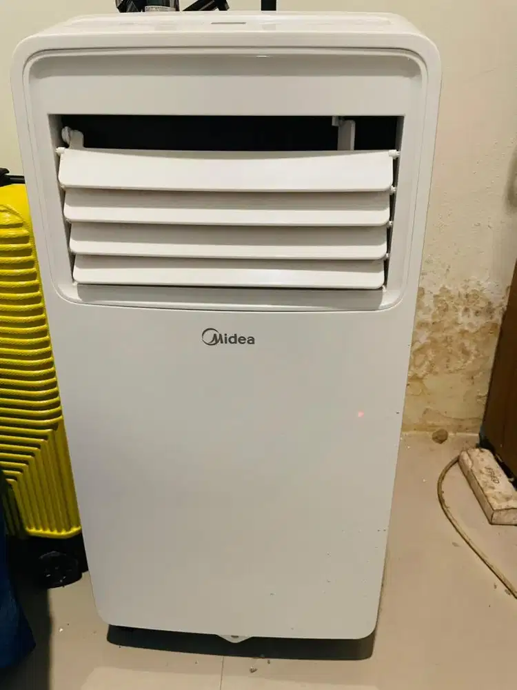 AC Portable Midea 1/2 PK