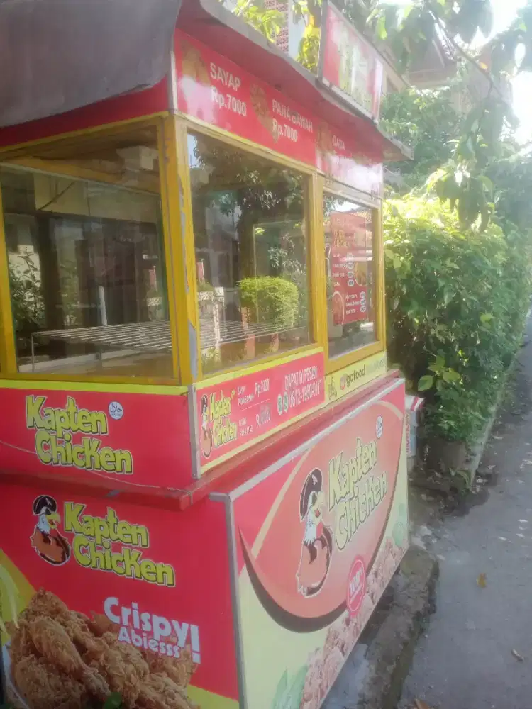 Roda gerobak Ayam Krispi