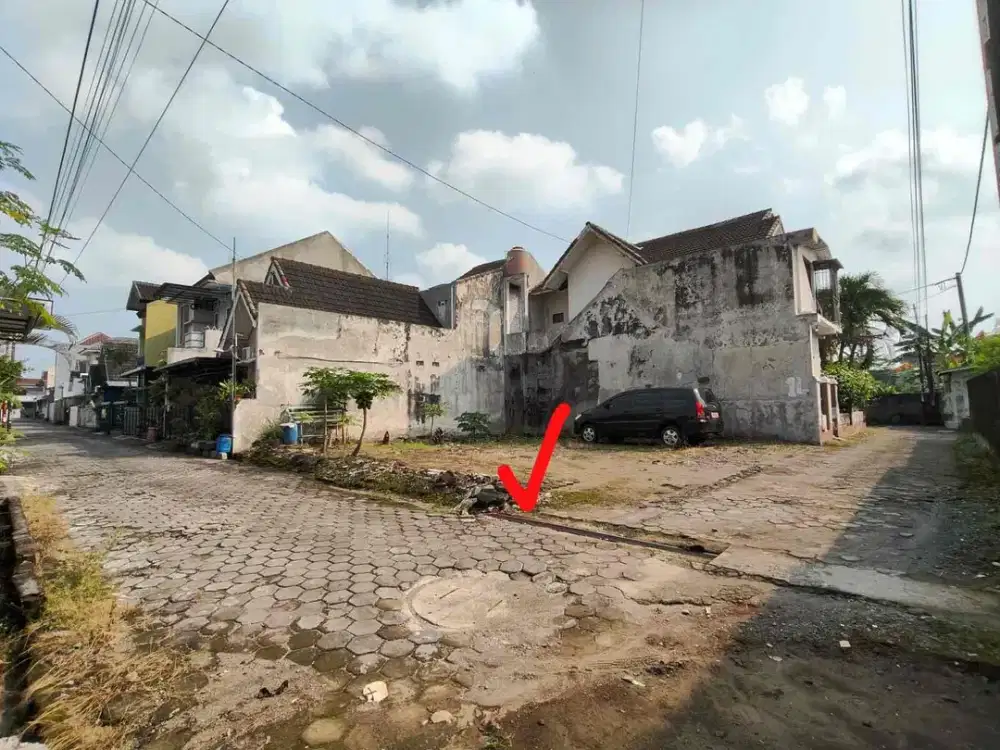 Tanah pekarangan hoek bonus IMB diperumahan area  Condongcatur