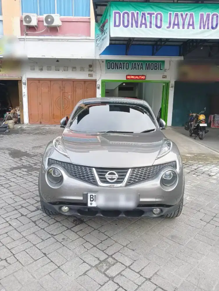 Nissan juke At 2011 abu abu