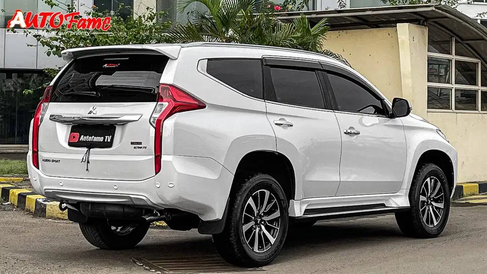 KM38RB Mitsubishi Pajero Sport Dakar Ultimate 4x2 AT White On Beige NI