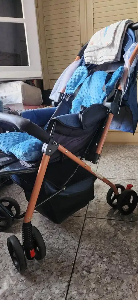 Kereta dorong bayi
