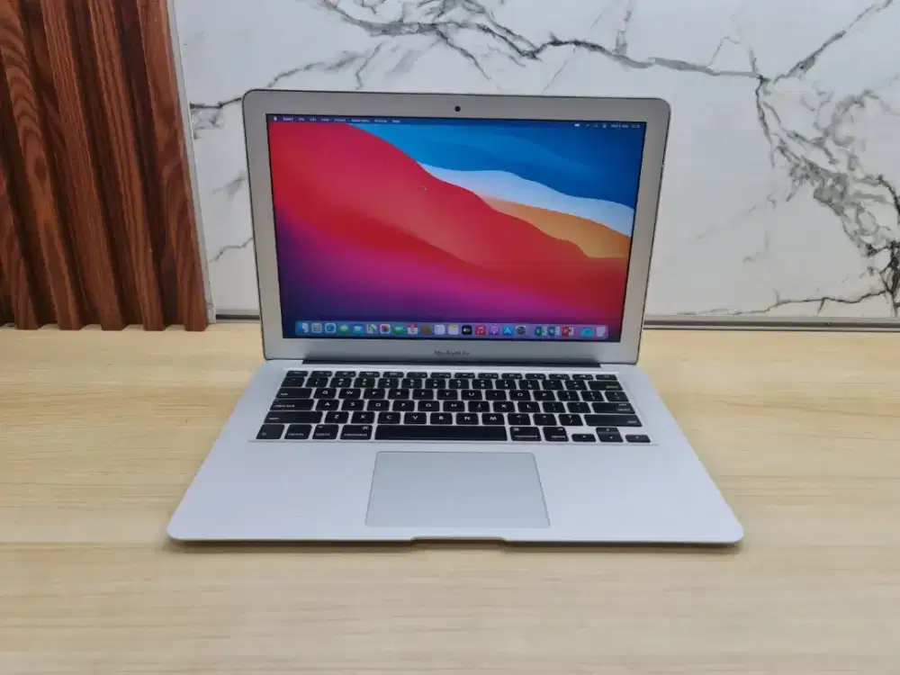 Macbook Air 2017, Core i5, Ram 8Gb, SSD 128Gb, layar 13 inch