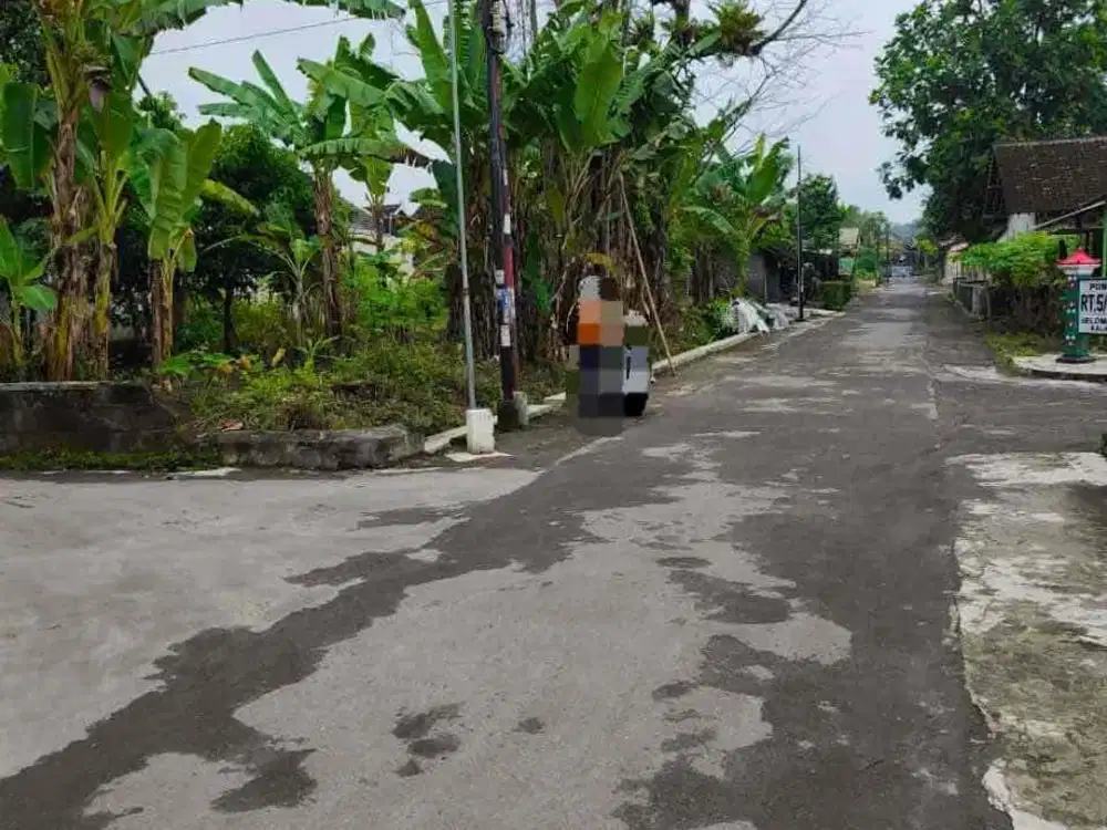 Tanah  pekarangan dua muka ditepi jalan aspal utara LPMP Kalasan