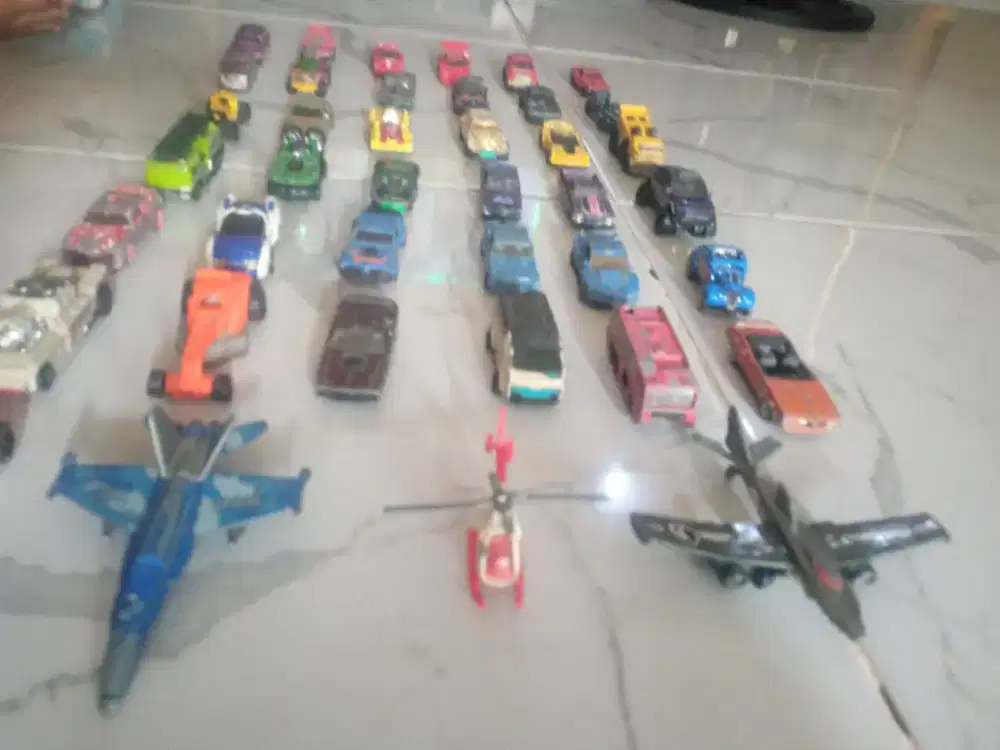 Mobil Mainan (Hotwheels) ada 40 pcs