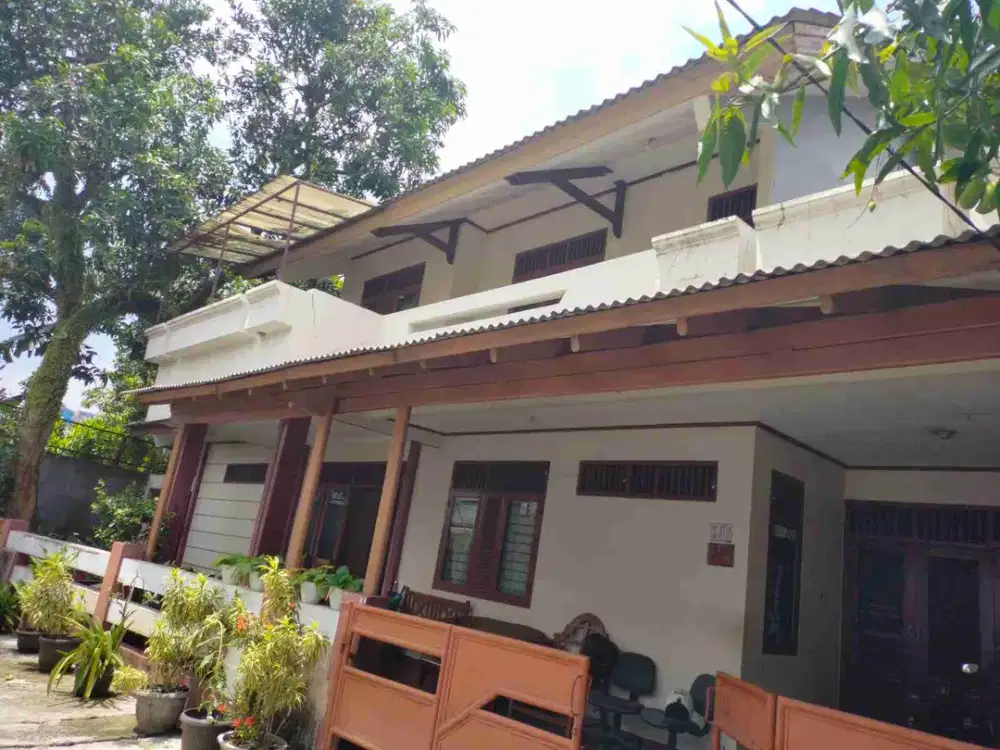 Dijual rumah siap huni bangunan kokoh, lt 217 lb 180 lokasi sangat strategis