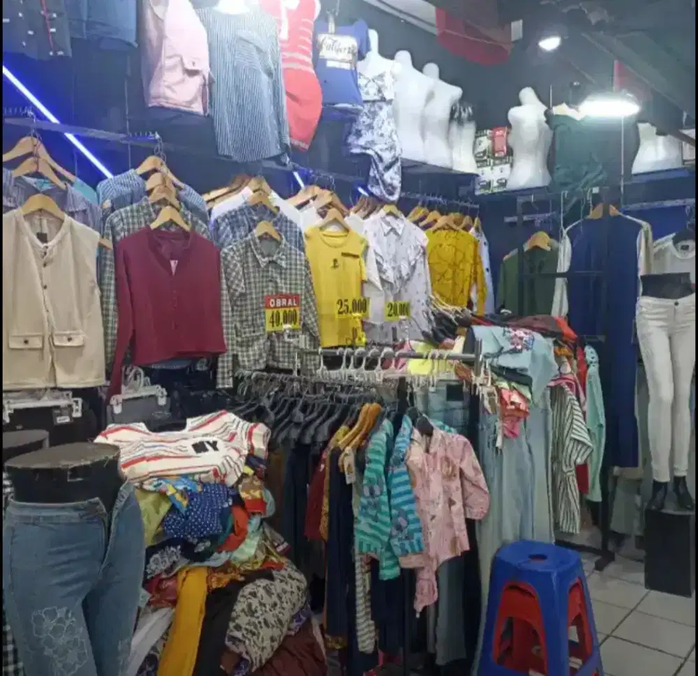 Lelang pakaian dagangan baju