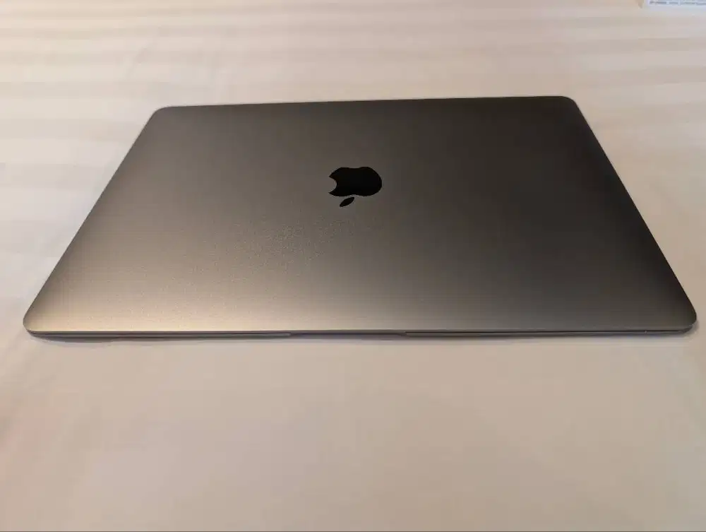 Macbook Air M1 8GB RAM 256GB SSD