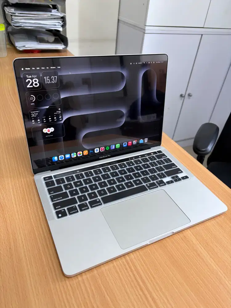 Dijual Macbook Pro M1 2020 8/512