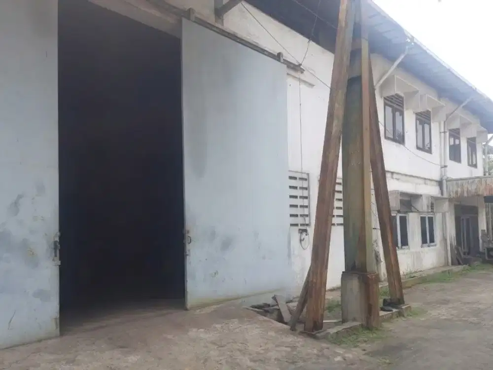 Gudang LT 4200m² / LB 3000m² di Kawasan Manis Tangerang, Kondisi Siap Pakai!