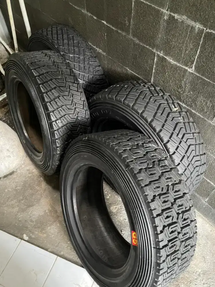 JUAL 4 pcs BAN RALLY RING 15 MERK DELIUM KONDISI 98% BARU