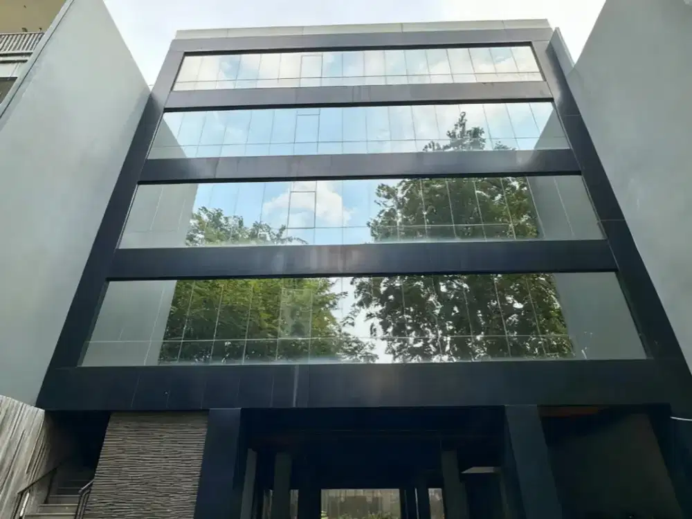 Dijual Modern Building 5 Lantai LT 786 m2,Area Menteng Jakarta Pusat
