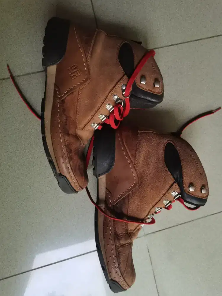 Sepatu Boot Colombia