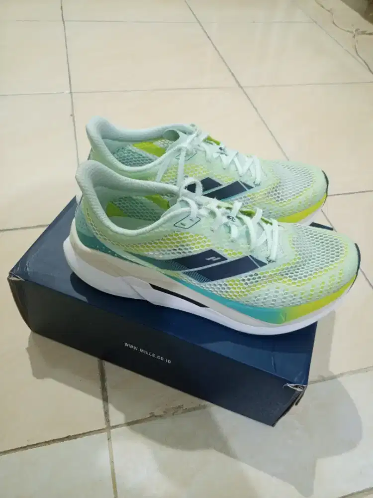 Sepatu running mills enerpro zenith