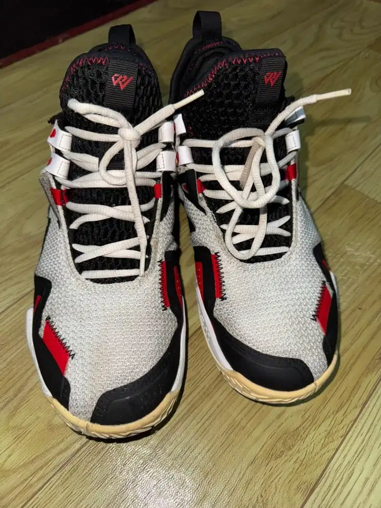 Sepatu basket jordan newlike
