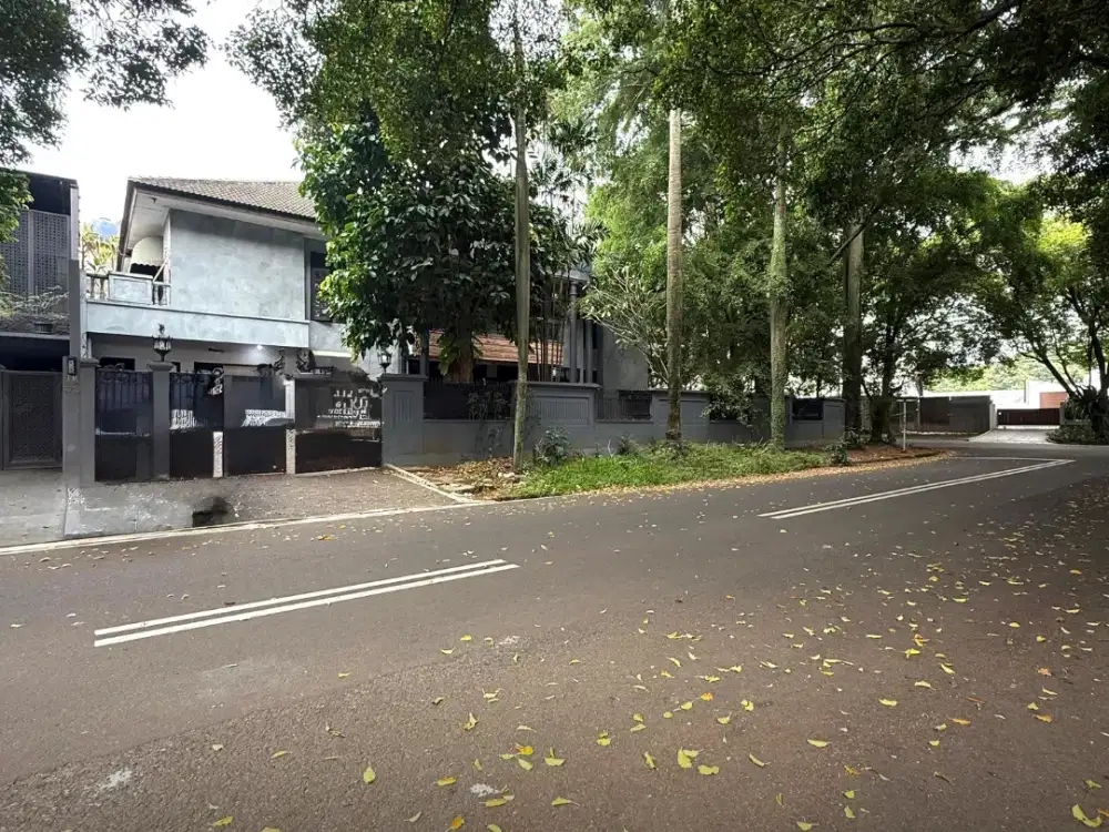 RUMAH PONDOK INDAH HARGA MENDEKATI NJOP HITUNG TANAH, PRIME AREA POSISI HOEK