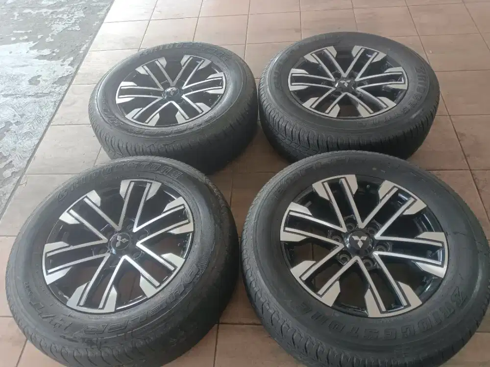 velg Pajero sport rockford R18 baut 6 + ban 265 60 18.