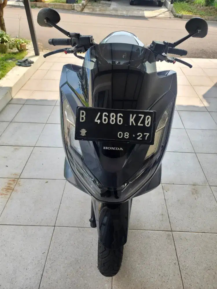 Dijual!!motor pcx 160 CBS tahun 2022 warna abu-abu
