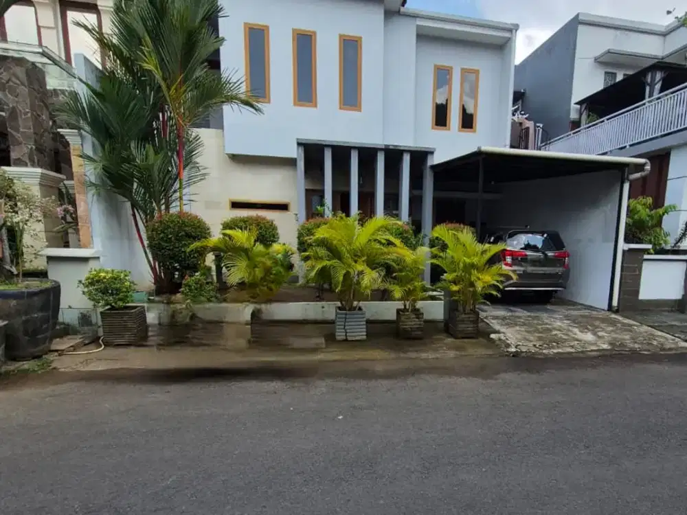 Rumah Mewah Metropolitan Residence, Landak Baru. Strategis Tengah Kota Makassar. 4 Kamar Tidur. Furnished