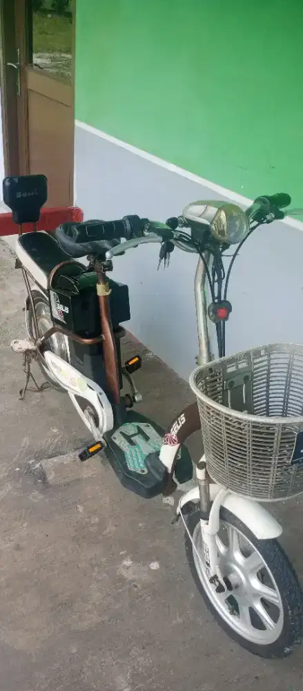 Sepeda Listrik Selis
