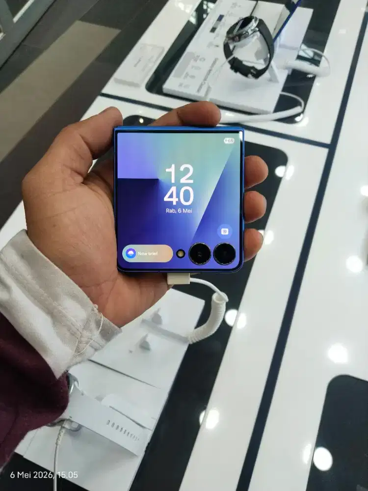 New samsung galaxy Z flip7, Resmi. Cicilan murah tanpa DP, Cukup KTP