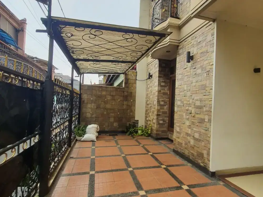 Rumah 2,5 Lantai, Siap Huni, Lok.Strategis, Di Tebet