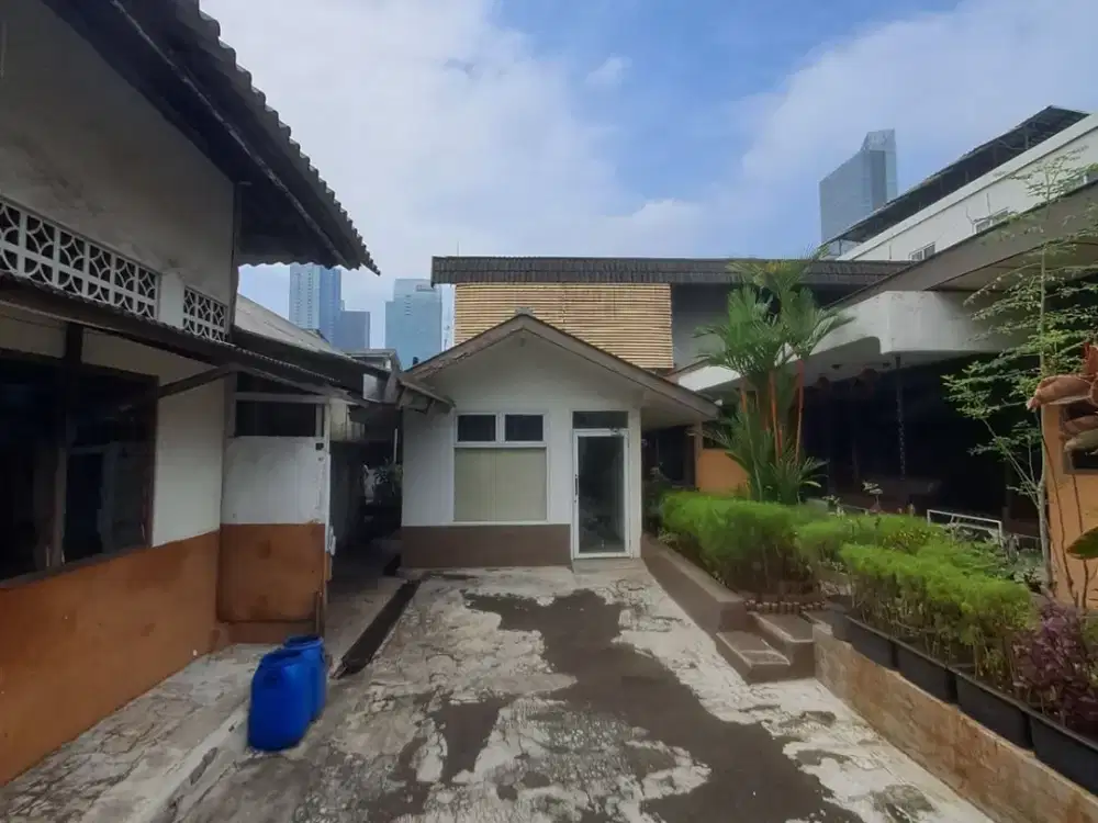 DIJUAL – Rumah Luas di Setiabudi, Kuningan. Akses Mudah ke Pusat Bisnis Jakarta