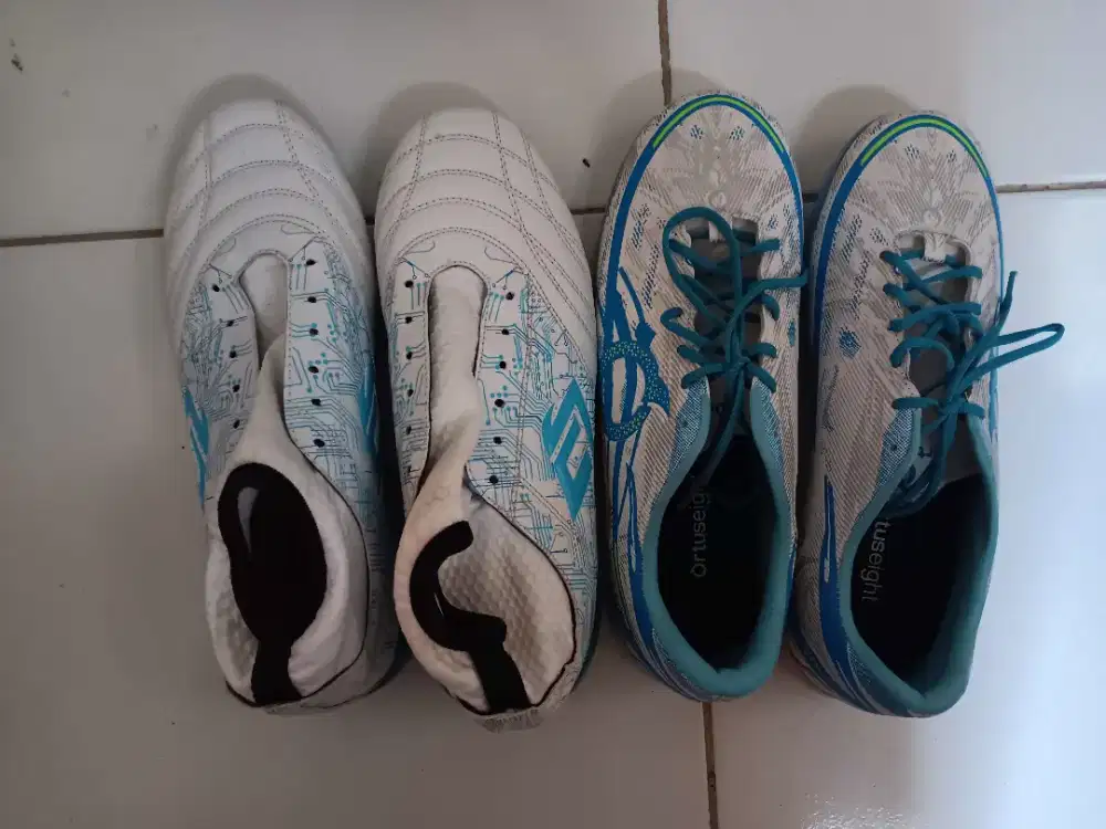 Sepatu bola dan Sepatu futsal