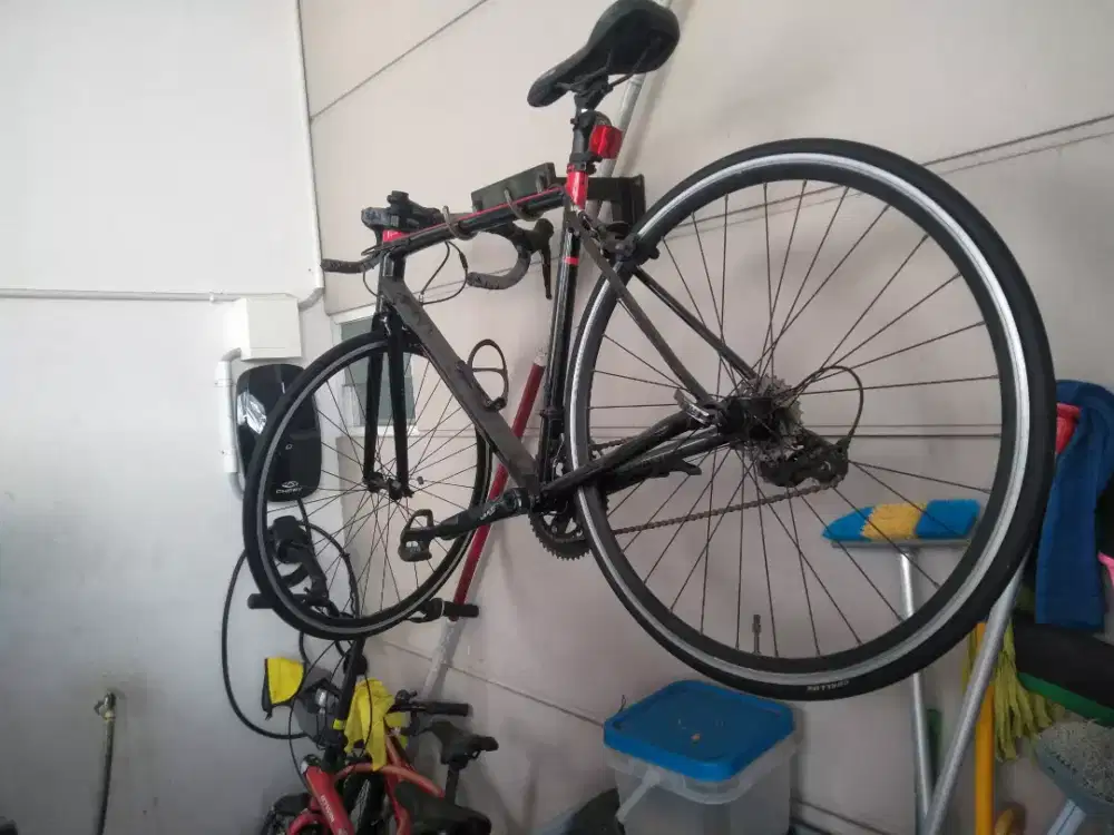 Di jual sepeda poligon stratos s3