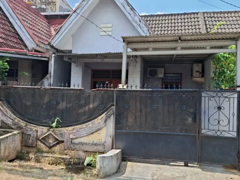 Rumah 1 Lantai 2 Kamar Hadap Selatan di Medang Lestari