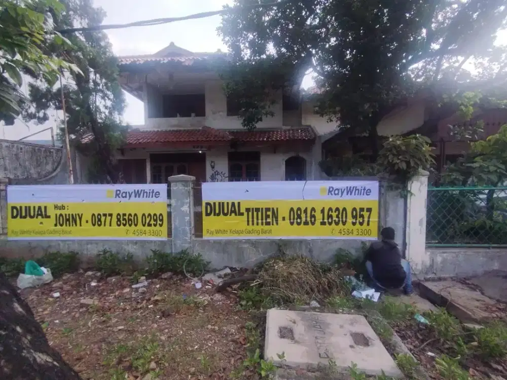 Dijual cepat rumah tua di jl.Raden Inten, dipinggir jalan utama, diseberang POM bensin