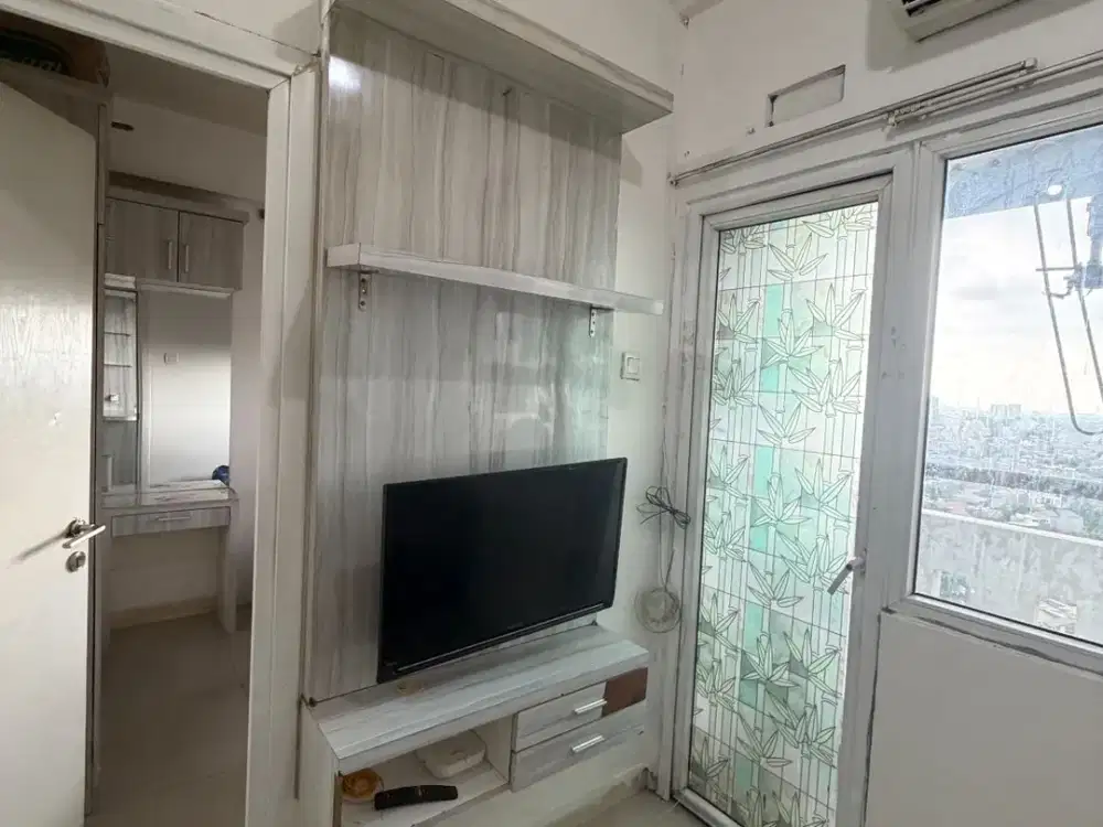 APARTEMEN ORCHID 2BR FULL ISI AKSES MALL PRAKTIS VIEW JAKARTA LUAS