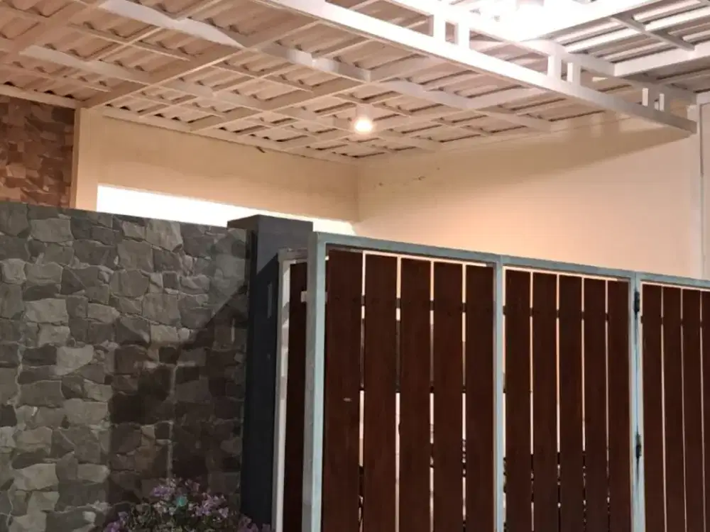 Rumah Second Terawat Pantai Mentari 2 Lantai, Lokasi Depan