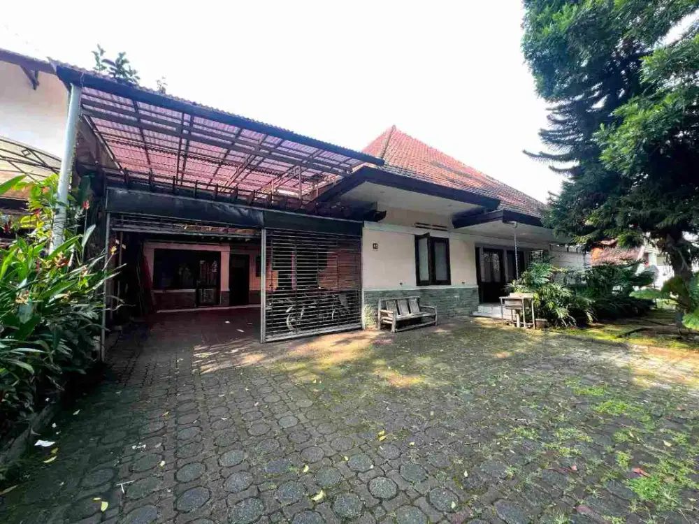 Rumah Lama Terawat Sayap Dipati Ukur Prime Loc