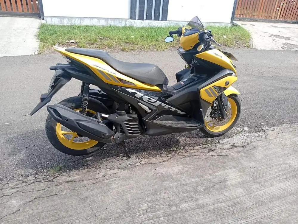 Aerox Kuning 2017